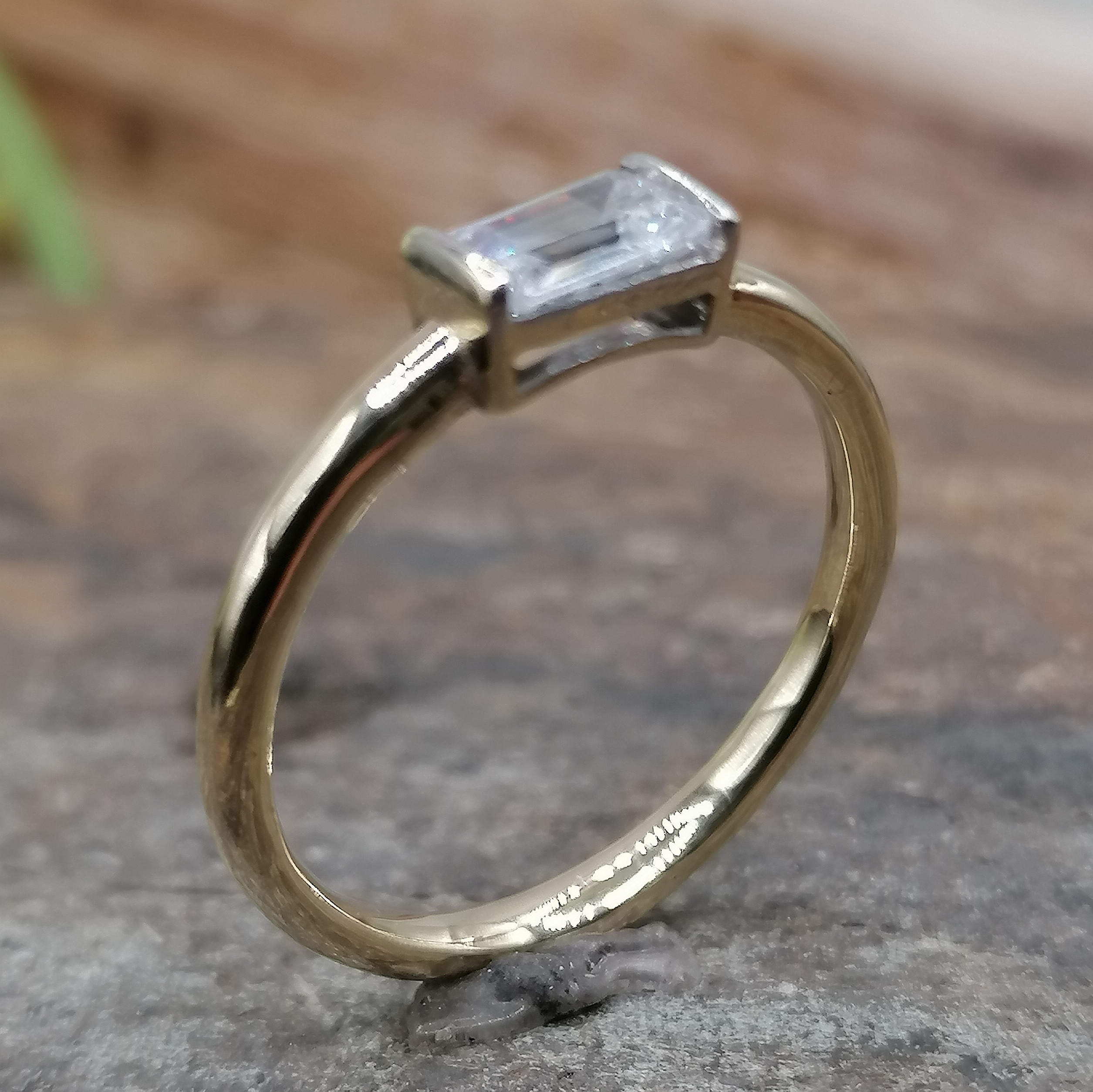Gold Single stone ring