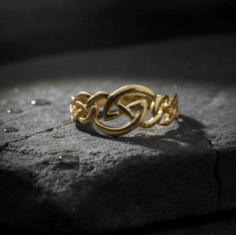Celtic knotwork gold ring