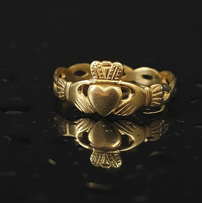 Claddagh Celtic ring