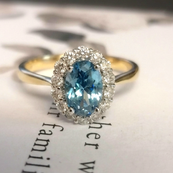 Eighteen-carat gold blue diamond ring