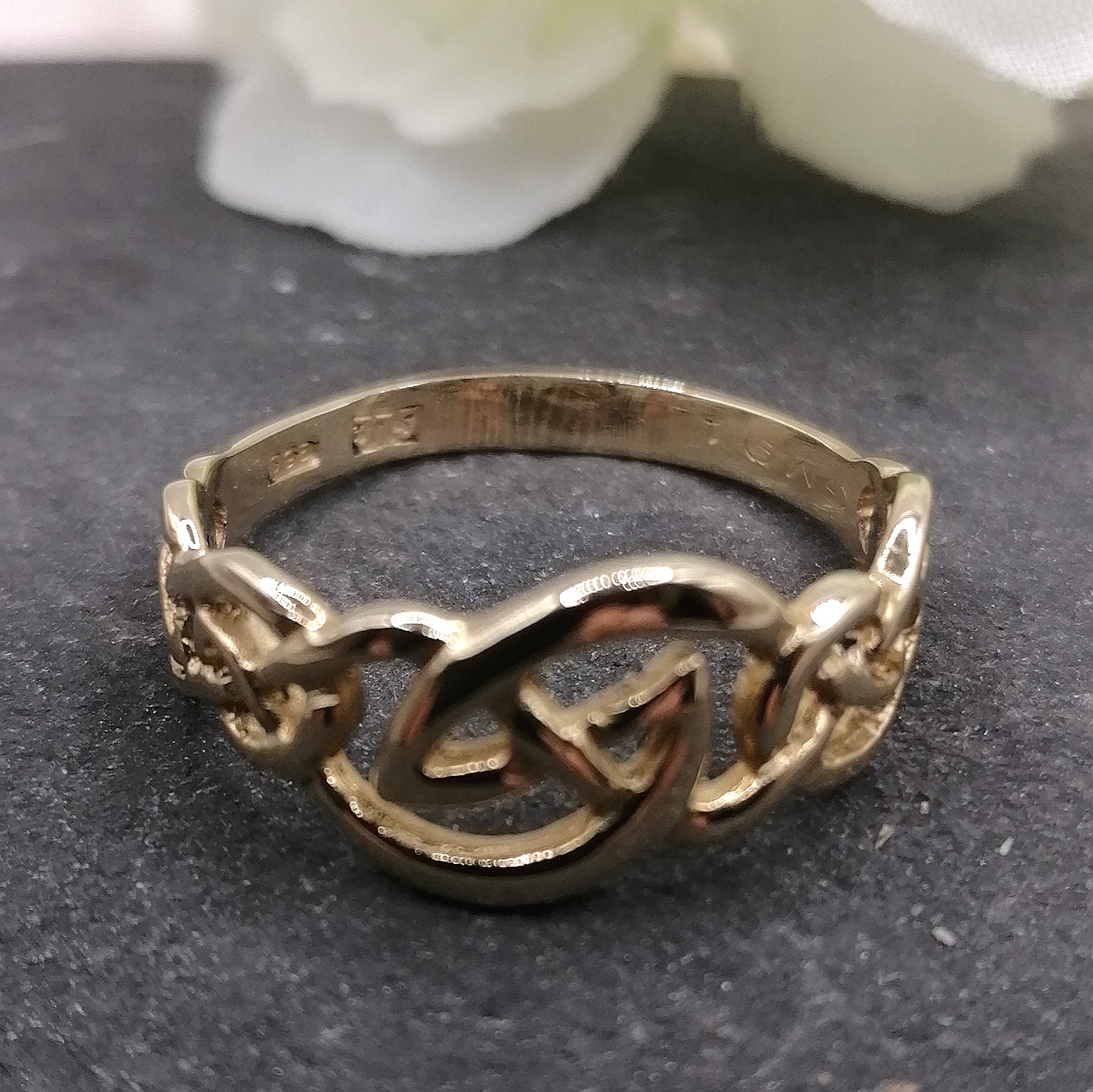 Celtic knotwork gold ring
