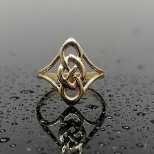Celtic knot gold ring